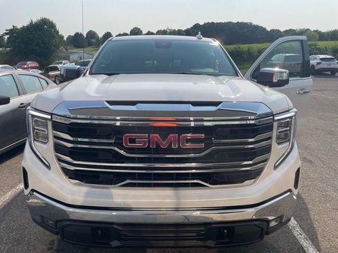 Used 2024 GMC Sierra 1500 SLT w/ SLT Premium Package AWD/4WD image 2