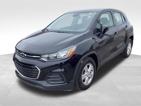 Used 2019 Chevrolet Trax LS FWD image 1