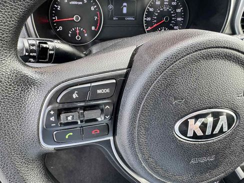 Used 2018 Kia Sportage LX AWD/4WD image 37