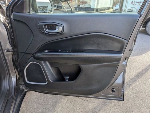 Used 2019 Jeep Compass Latitude w/ Cold Weather Group image 30