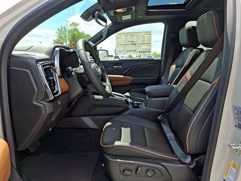 New 2026 GMC Canyon AT4 w/ Technology Plus Package AWD/4WD image 9