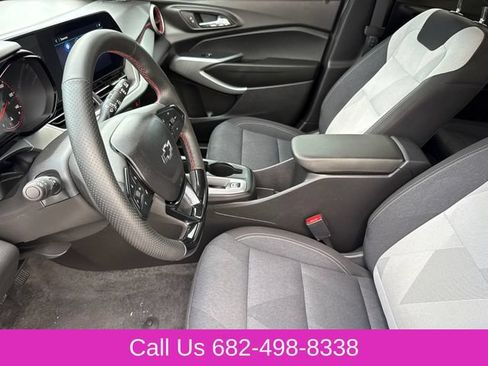 Used 2025 Chevrolet Trax RS w/ Driver Confidence Package FWD image 18