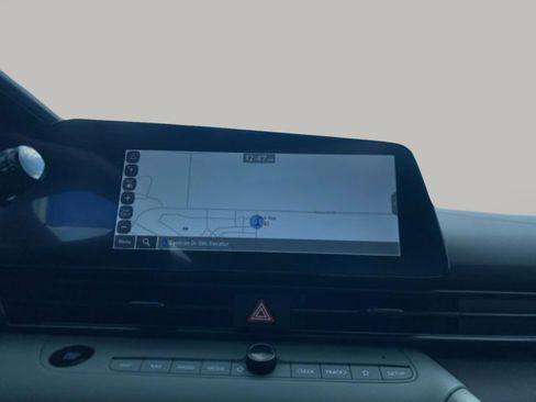 New 2025 Hyundai Elantra Limited image 19