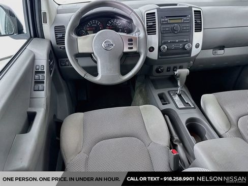 Used 2010 Nissan Frontier SE AWD/4WD image 19