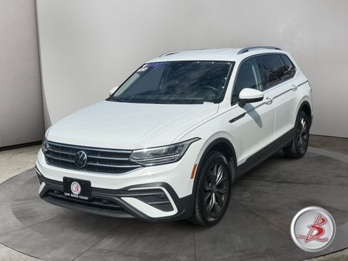 Used 2024 Volkswagen Tiguan SE AWD/4WD image 3