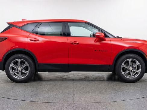 Used 2025 Chevrolet Blazer LT image 11