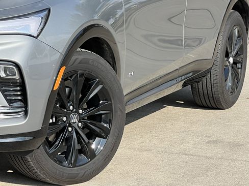 Used 2025 Buick Envista Sport Touring image 8