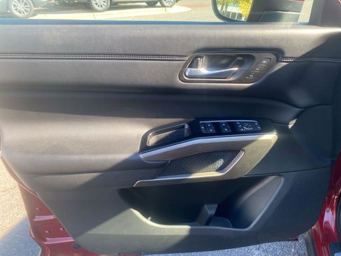 Used 2023 Nissan Pathfinder Platinum w/ Cargo Package image 10