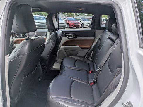 Certified 2023 Jeep Compass Limited AWD/4WD image 13