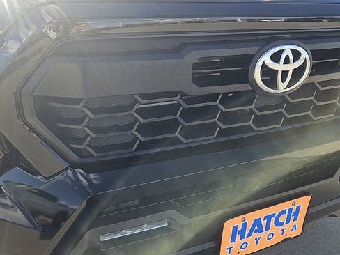 Used 2025 Toyota Tacoma TRD Sport image 3