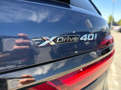 Used 2022 BMW X7 xDrive40i w/ M Sport Package AWD/4WD image 12