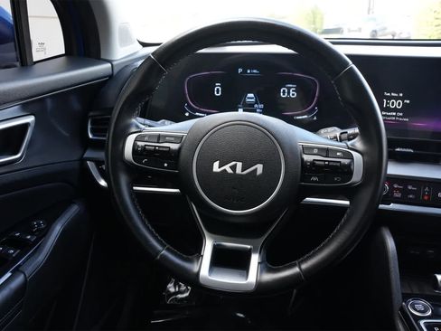 Used 2023 Kia Sportage EX image 9
