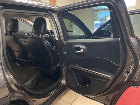 Used 2019 Jeep Compass Limited AWD/4WD image 13