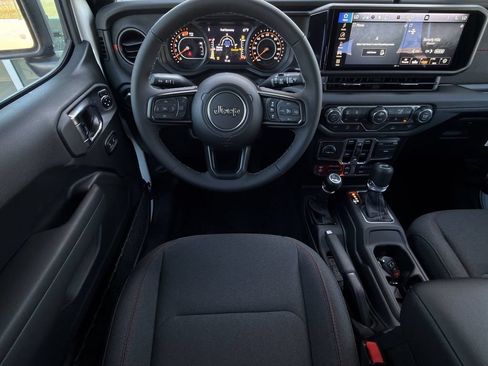 New 2026 Jeep Wrangler Unlimited Rubicon AWD/4WD image 11