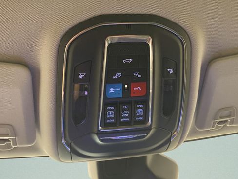 Used 2023 Jeep Grand Cherokee Limited w/ Black Appearance Package AWD/4WD image 21
