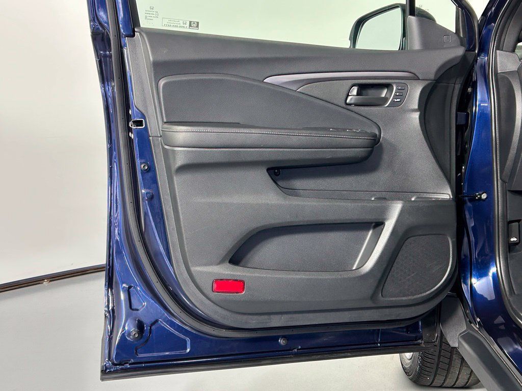 Used 2025 Honda Passport EX-L image 33