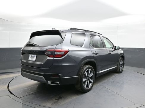 Certified 2023 Honda Pilot Touring image 6