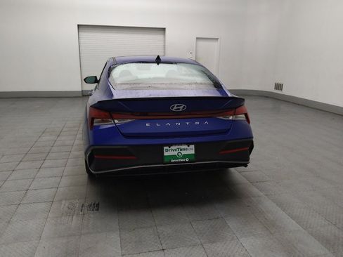 Used 2025 Hyundai Elantra Sport FWD image 6