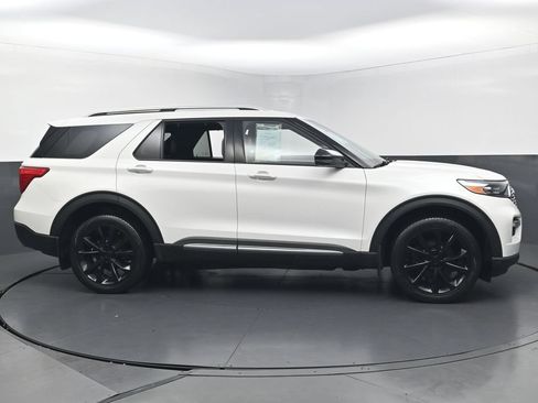 Used 2022 Ford Explorer Platinum AWD/4WD image 4