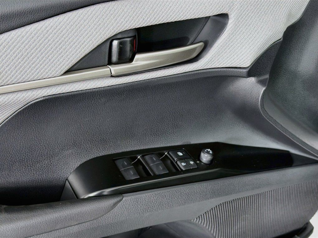 Used 2026 Toyota Camry SE FWD image 23