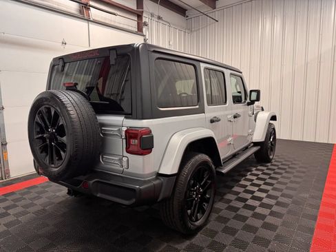 Used 2023 Jeep Wrangler Unlimited Sahara AWD/4WD image 4