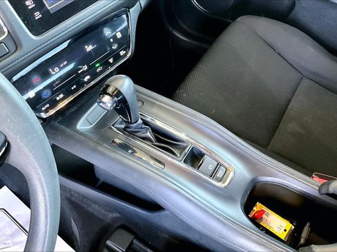 Used 2017 Honda HR-V EX image 17