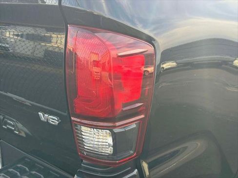Certified 2022 Toyota Tacoma SR5 image 10
