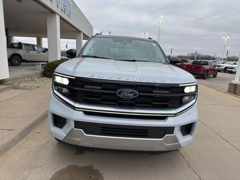 New 2026 Ford Expedition Platinum w/ Driver's Package image 3