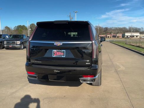 Used 2023 Cadillac Escalade ESV Premium Luxury image 7