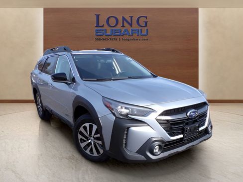 Used 2023 Subaru Outback Premium image 6