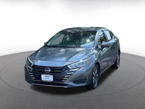 Used 2025 Nissan Versa SV FWD image 5