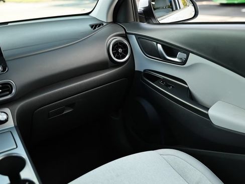 Used 2023 Hyundai Kona SEL FWD image 29