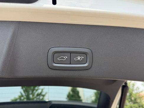 Certified 2023 Volvo XC40 Recharge Ultimate AWD/4WD image 6