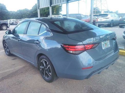 Used 2024 Nissan Sentra SV FWD image 2