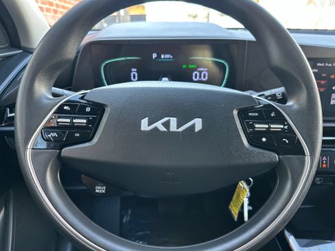 Certified 2023 Kia Niro LX FWD image 29