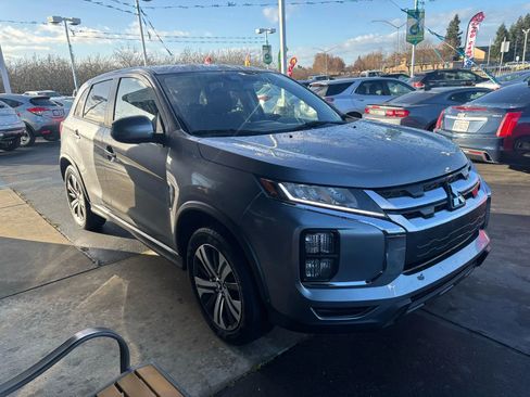 Used 2020 Mitsubishi Outlander Sport SE image 2
