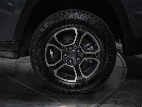 Used 2023 Jeep Grand Cherokee Trailhawk image 10