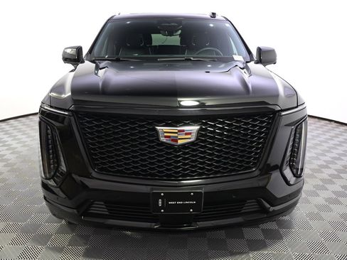 Used 2025 Cadillac Escalade Sport w/ Touring Package image 10