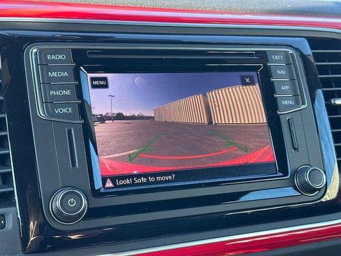 Used 2018 Volkswagen Beetle 2.0T SE image 26