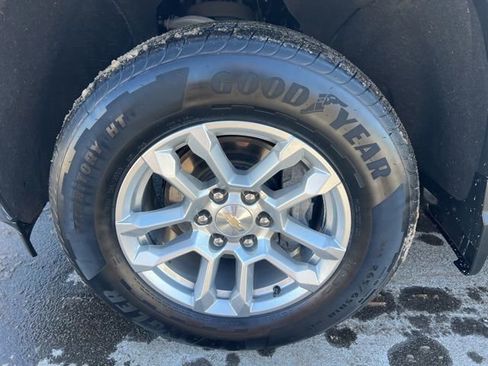 Used 2022 Chevrolet Silverado 1500 LT image 9