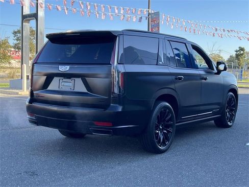 Used 2023 Cadillac Escalade Sport Platinum w/ LPO, ONYX Package image 8