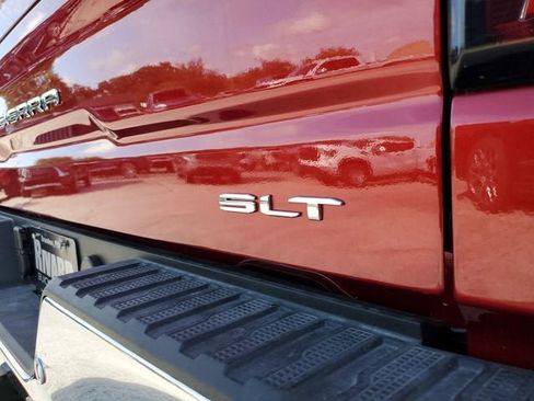 New 2026 GMC Sierra 1500 SLT image 9