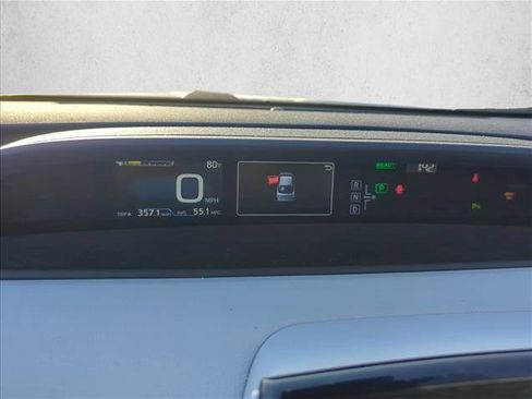 Used 2017 Toyota Prius Three FWD image 19