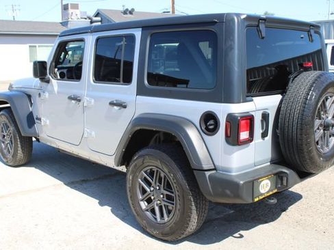 Used 2024 Jeep Wrangler Sport S AWD/4WD image 6