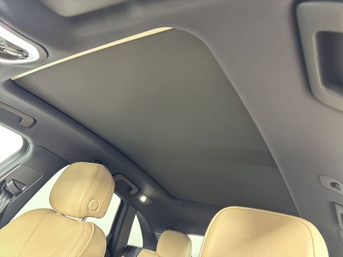 Certified 2025 Porsche Macan image 23