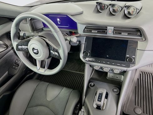 New 2024 Nissan Z Performance w/ Heritage Edition image 18