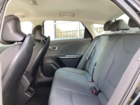 Used 2025 Kia K4 LXS image 22