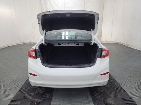 Used 2018 Chevrolet Cruze LS FWD image 29