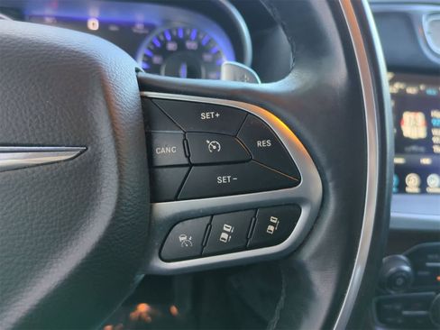 Used 2017 Chrysler 300 C Platinum w/ Safetytec Group II image 25