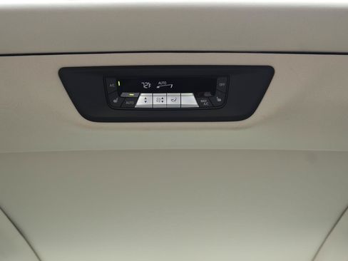 Used 2024 BMW X7 xDrive40i w/ Premium Package AWD/4WD image 18